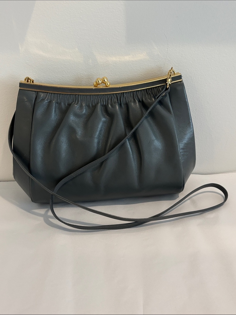 Vintage Elano grey Leather Kiss-Lock Shoulder Bag with Gold Trim removable strap